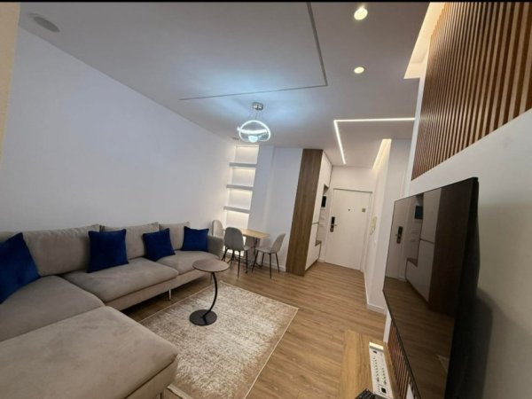 Tirane, jepet me qera apartament 2+1+Ballkon Kati 5, 90 m² 600 € (Astir, pranë rrethrrotullimit)