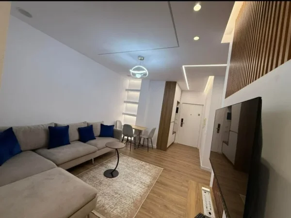 Tirane, jepet me qera apartament 2+1+Ballkon Kati 5, 90 m² 600 € (Astir, pranë rrethrrotullimit)