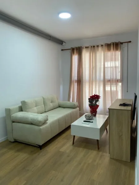Tirane, jepet me qera apartament 1+1 Kati 2, 56 m² 550 € (Trio Towers)