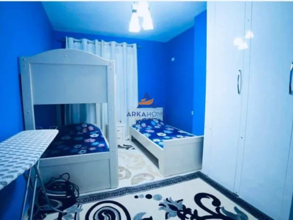 Tirane, shes apartament 2+1+Ballkon Kati 8, 90 m² 135.000 €