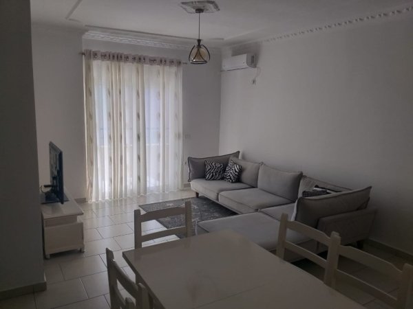 Vlore, jepet me qera apartament 1+1+Ballkon Kati 5, 62 m² 350 € (Rr. Fund-Transballkanike)