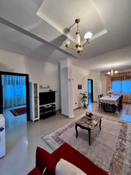 Tirane, jepet me qera Vile 2+1+Ballkon Kati 2, 100 m² 520 € (Selite/Rr.Gjin Gjergji)