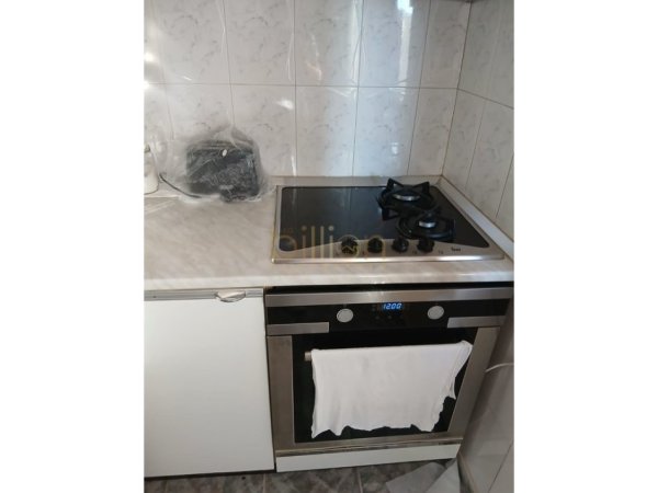 Tirane, jepet me qera apartament 2+1 Kati 4, 80 m² 550 € (Shkolla e kuqe)
