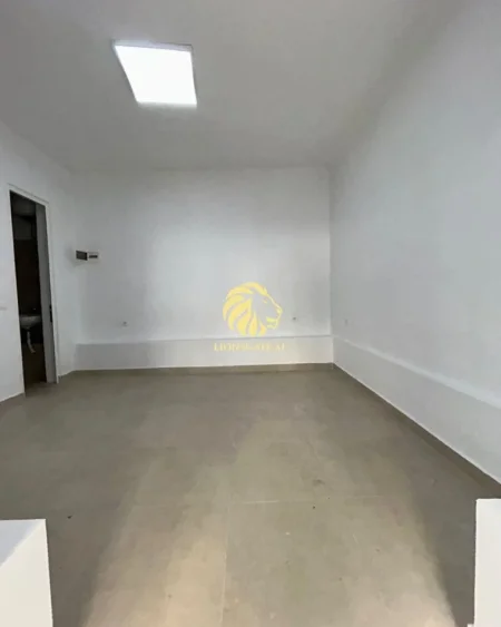 Tirane, jepet me qera ambjent biznesi , 74 m² 1.000 € (siri kodra)