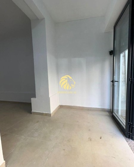 Tirane, jepet me qera ambjent biznesi , 74 m² 1.000 € (siri kodra)