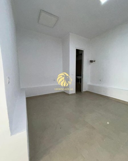Tirane, jepet me qera ambjent biznesi , 74 m² 1.000 € (siri kodra)