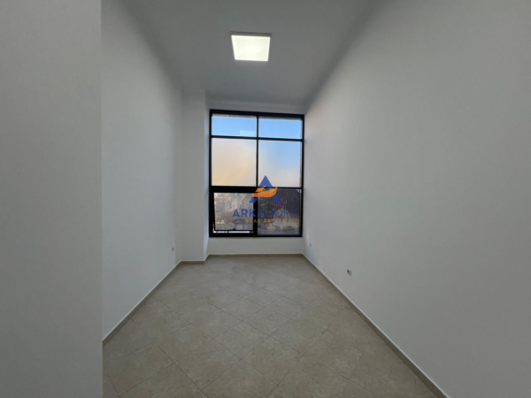Tirane, jepet me qera zyre Kati 4, 26 m² 468 € 