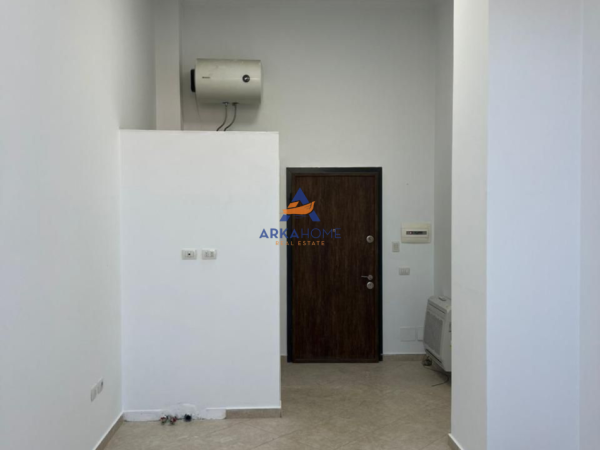 Tirane, jepet me qera zyre Kati 4, 26 m² 468 € 