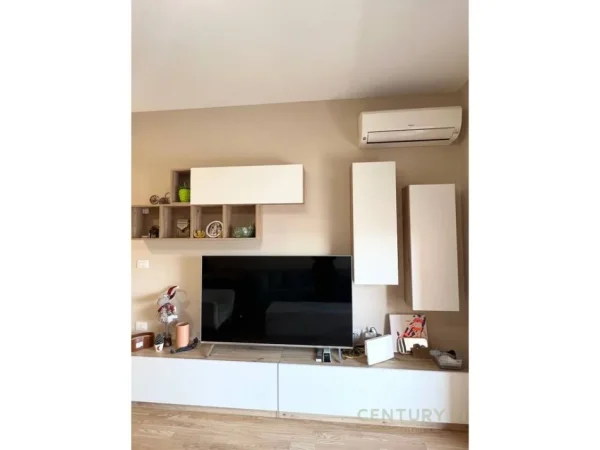 Tirane, jepet me qera apartament 2+1 Kati 9, 90 m² 750 € 