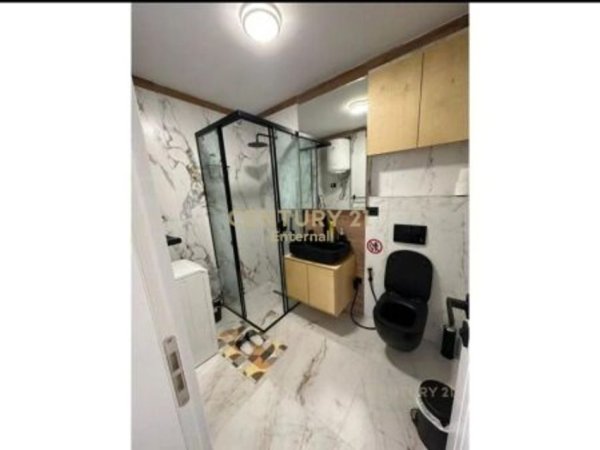 Tirane, jepet me qera apartament 1+1 Kati 10, 67 m² 800 € 