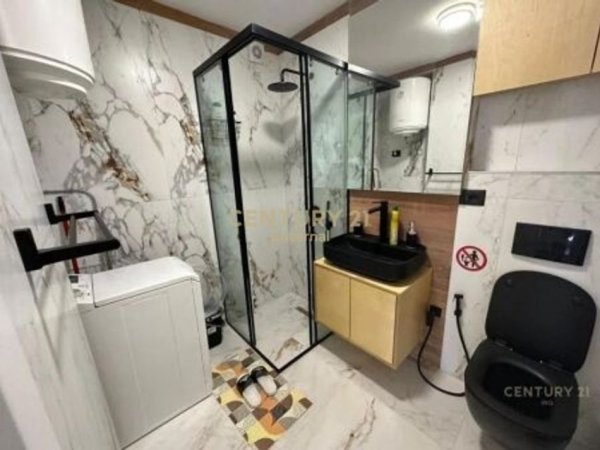 Tirane, jepet me qera apartament 1+1 Kati 10, 67 m² 800 € 