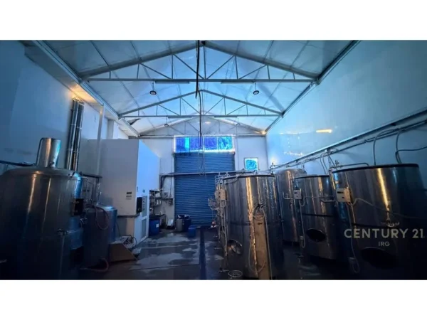 Tirane, jepet me qera ambjent biznesi , 600 m² 4.500 € (jordan misja)