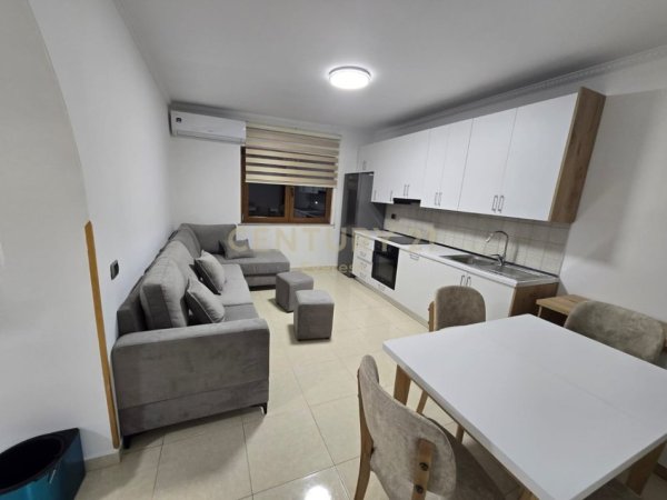 Tirane, jepet me qera apartament 1+1 Kati 4, 69 m² 600 € 