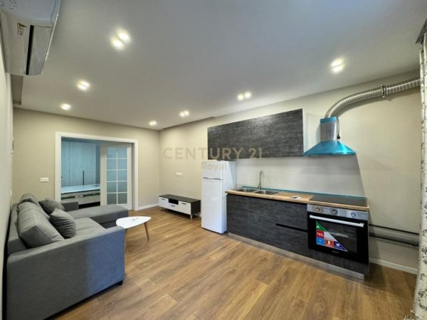Tirane, jepet me qera apartament 1+1 Kati 1, 46 m² 700 € 