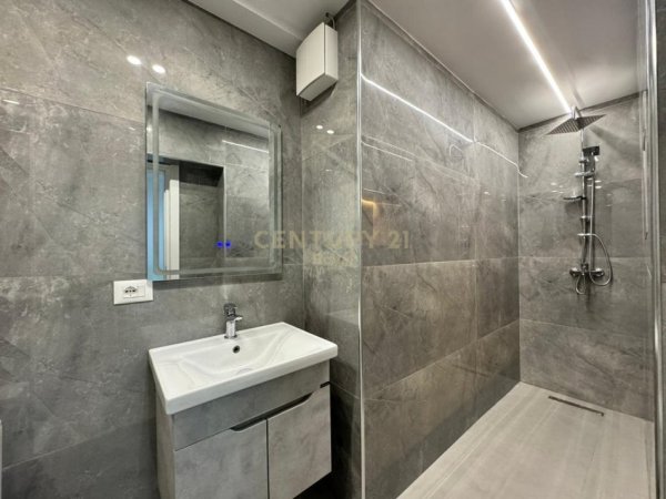 Tirane, jepet me qera apartament 1+1 Kati 1, 46 m² 700 € 
