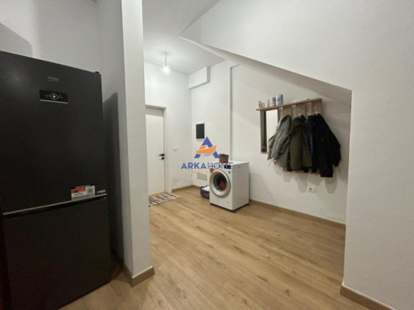 Tirane, jepet me qera apartament 1+1+Ballkon Kati 1, 80 m² 500 € 