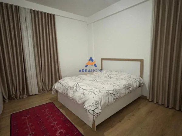 Tirane, jepet me qera apartament 1+1+Ballkon Kati 1, 80 m² 500 € 