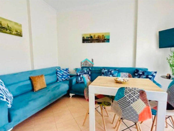 Vlore, jepet me qera apartament 1+1 Kati 7, 60 m² 450 € (lungomare)