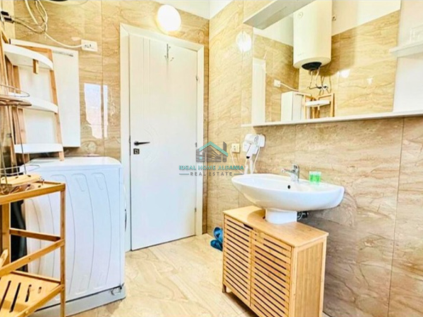 Vlore, jepet me qera apartament 1+1 Kati 7, 60 m² 450 € (lungomare)