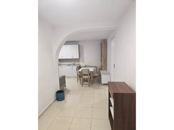 Tirane, jepet me qera apartament 1+1 Kati 4, 69 m² 600 € (Bulevardi Zogu i Pare)