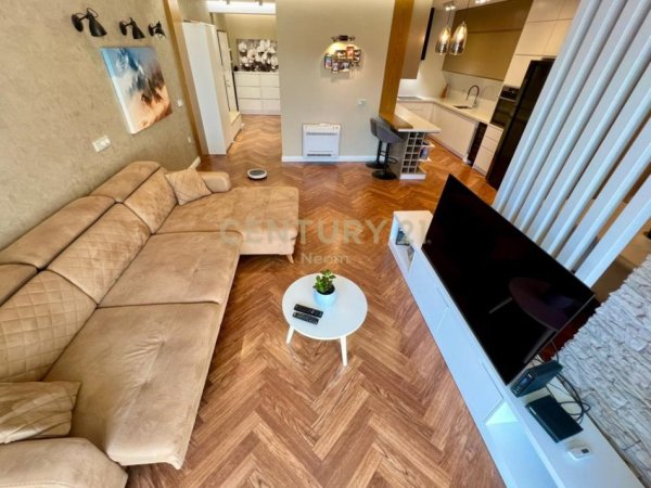 Tirane, jepet me qera apartament 3+1+Ballkon Kati 9, 139 m² 1.600 € 