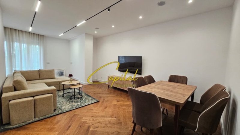 Tirane, jepet me qera apartament 2+1 Kati 4, 100 m² 1.400 € (QENDER)