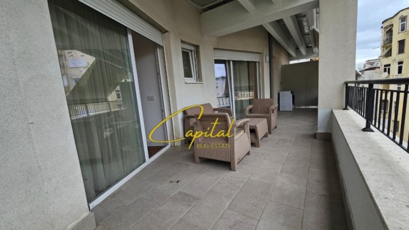 Tirane, jepet me qera apartament 2+1 Kati 4, 100 m² 1.400 € (QENDER)