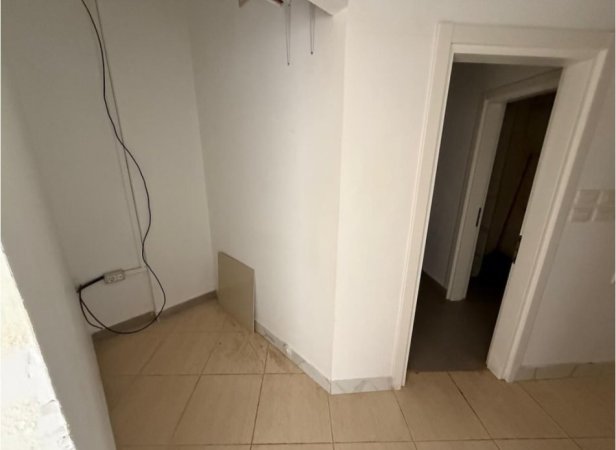 Tirane, jepet me qera ambjent biznesi Kati 0, 55 m² 1.000 € 