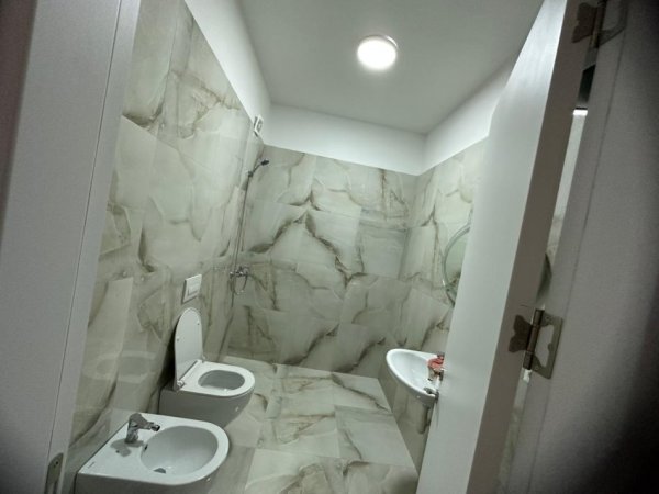 🏡 Jepet me qira apartament 1+1  📍 Grand Gallery, Yzberisht💶 Çmimi: 500 € / muaj