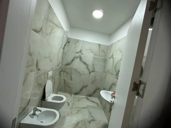 🏡 Jepet me qira apartament 1+1  📍 Grand Gallery, Yzberisht💶 Çmimi: 500 € / muaj