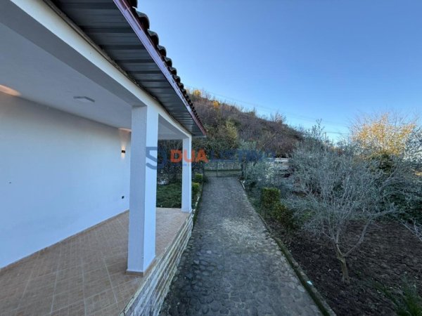 Tirane, shitet shtepi 4+1 Kati 1, 122 m² 200.000 € (Petrele)