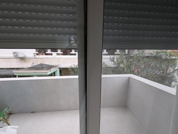 Tirane tek Selvia, jepet me qera apartament 2+1+Ballkon Kati 2, 72 m² 650 €