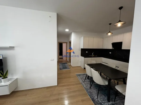 Tirane, jepet me qera apartament 2+1 Kati 5, 100 m² 750 € 