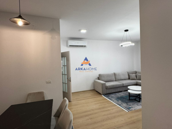 Tirane, jepet me qera apartament 2+1 Kati 5, 100 m² 750 € 
