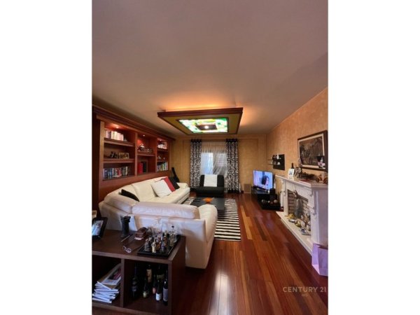 Tirane, shes apartament 3+1+Ballkon Kati 3, 202 m² 530.000 € 