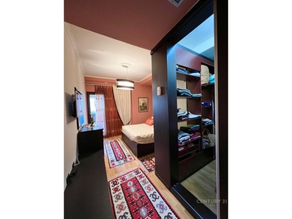 Tirane, shes apartament 3+1+Ballkon Kati 3, 202 m² 530.000 € 