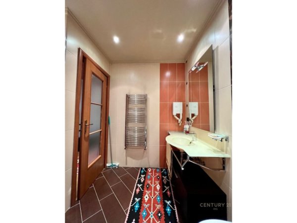 Tirane, shes apartament 3+1+Ballkon Kati 3, 202 m² 530.000 € 