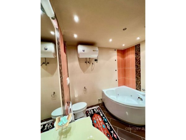 Tirane, shes apartament 3+1+Ballkon Kati 3, 202 m² 530.000 € 