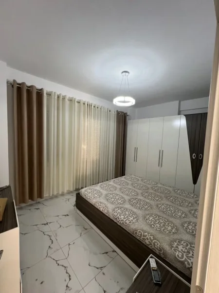 Tirane, jepet me qera apartament 2+1 Kati 6, 95 m² 450 € (Kamez)