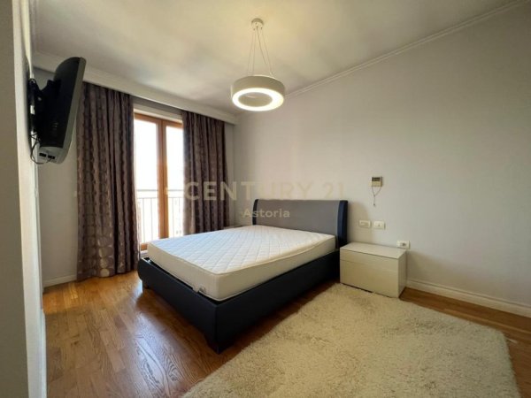 Tirane, jepet me qera apartament 1+1 Kati 7, 124 m² 1.600 € 