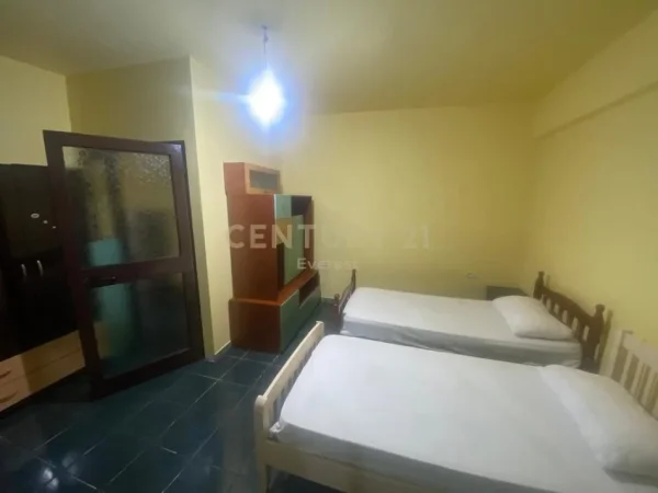 Tirane, jepet me qera apartament 2+1 Kati 1, 107 m² 400 € (Rruga Siri Kodra)