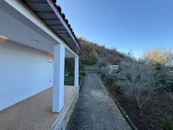 Tirane, shes shtepi 4+1+Aneks Kati 0, 365 m² 200.000 € (Shitet Shtëpi Private – Petrelë, Tiranë)