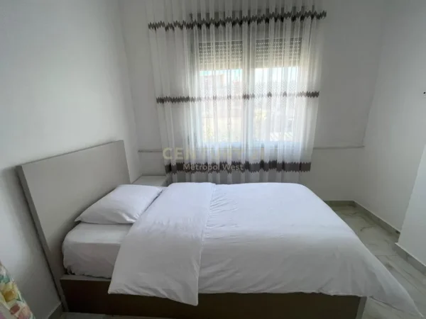 Tirane, jepet me qera apartament 2+1 Kati 2, 80 m² 630 € 