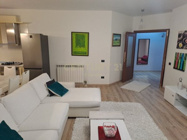 Tirane, jepet me qera apartament 2+1 Kati 2, 125 m² 650 € (Rruga Eduard Mano)