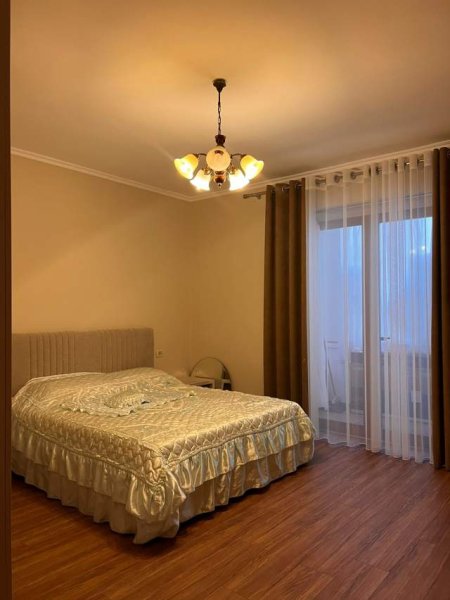 Tirane, jepet me qera apartament 2+1+Ballkon Kati 2, 90 m² 700 € (Rruga Fortuzi)