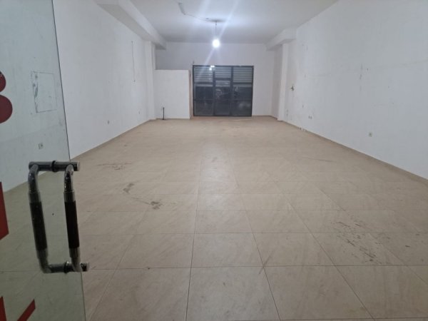 Tirane, jepet me qera ambjent biznesi Kati 0, 120 m² 600 € (Kamez)