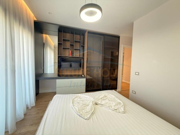 Tirane, shitet apartament 2+1+Ballkon Kati 8, 111 m² 340.000 € (Rruga Elbasanit)