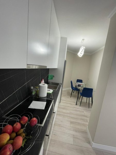 Tirane, jepet me qera apartament 1+1 Kati 4, 70 m² 900 € (Rr.Kosovareve)