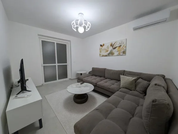 Tirane, jepet me qera apartament 2+1 Kati 2, 70 m² 650 € (Selvia)