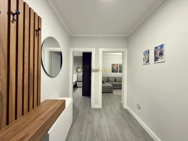 Tirane, jepet me qera apartament 1+1 Kati 1, 59 m² 550 € (Shkolla e Kuqe)